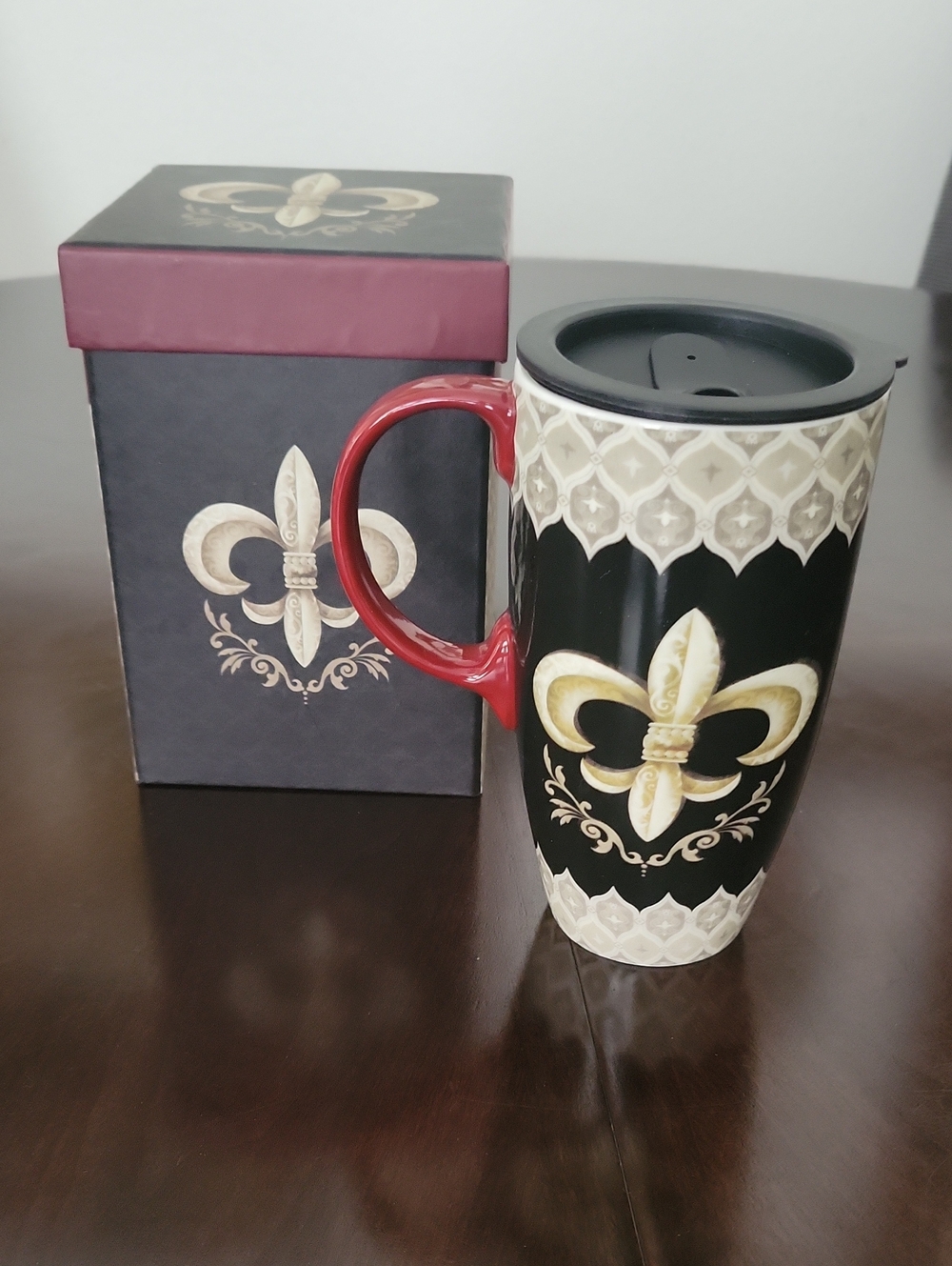Fleur de Lis Mug with Gift Box - Black, Red, Cream